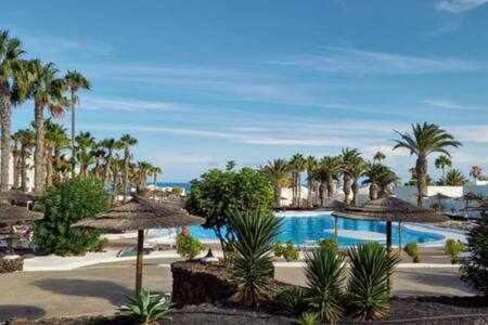 Bonito Apartamento Reformado En Las Coronas Costa Teguise Exterior photo