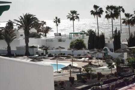 Bonito Apartamento Reformado En Las Coronas Costa Teguise Exterior photo